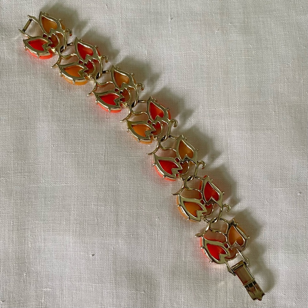 Vintage Leaf Bracelet Thermoset Heart Shape Orange Butterscotch Silvertone - Picture 5 of 12